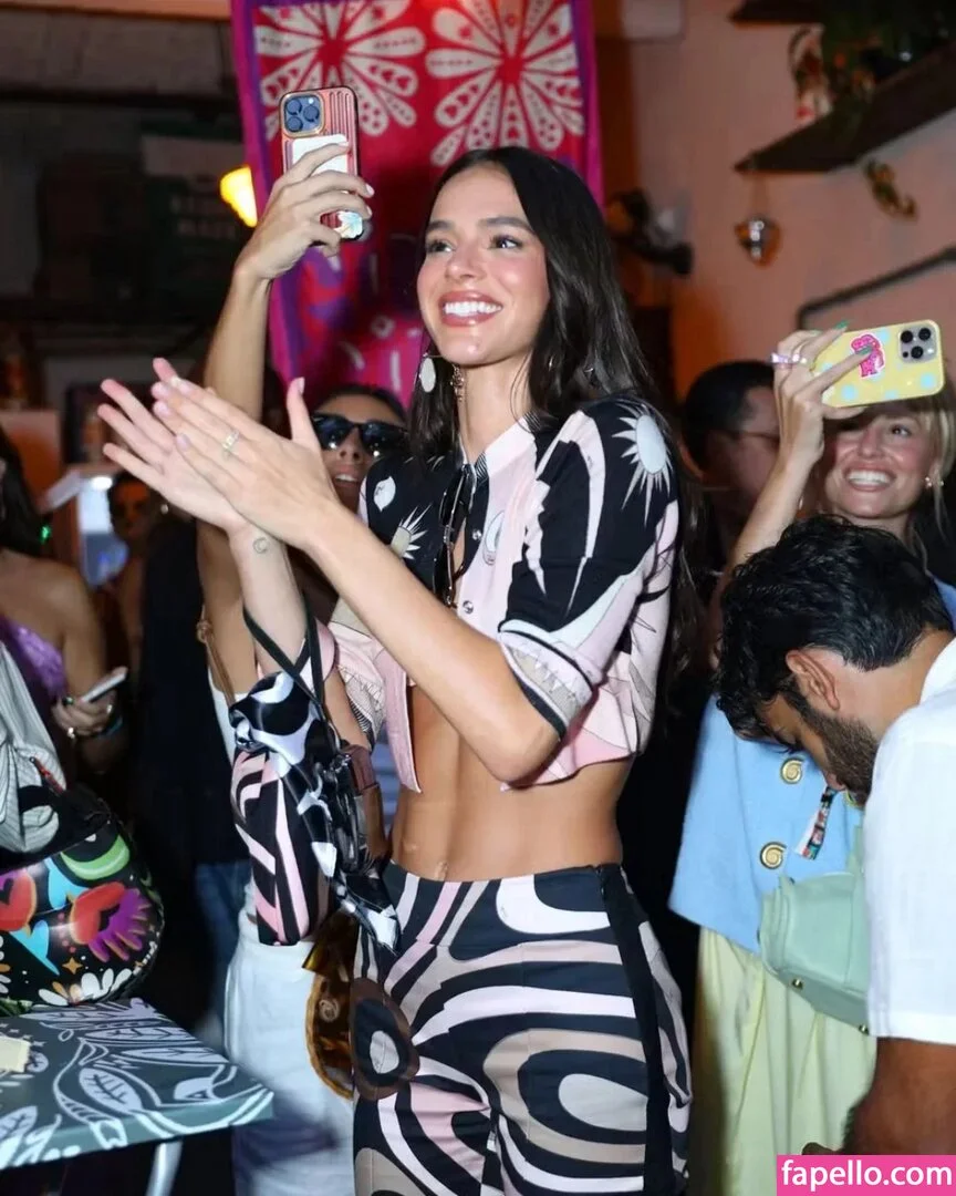 Bruna Marquezine Onlyfans Photo Gallery 