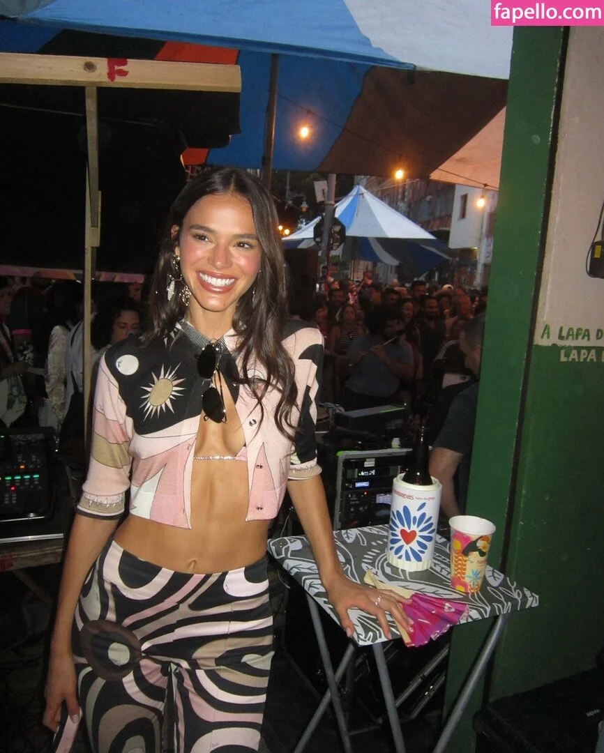 Bruna Marquezine Onlyfans Photo Gallery 
