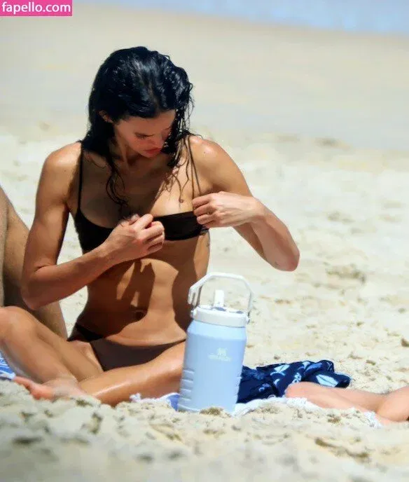 Bruna Marquezine Onlyfans Photo Gallery 