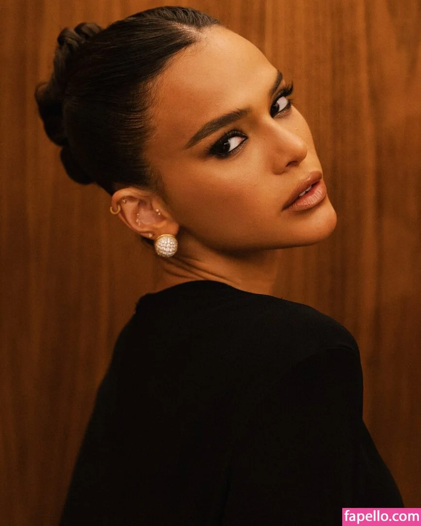 Bruna Marquezine Onlyfans Photo Gallery 