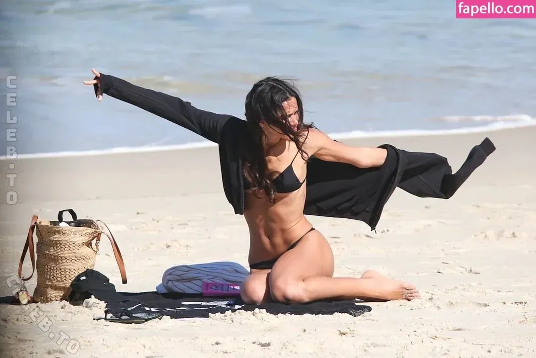 Bruna Marquezine Onlyfans Photo Gallery 