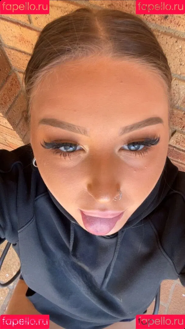Stacey Hoult Onlyfans Photo Gallery 