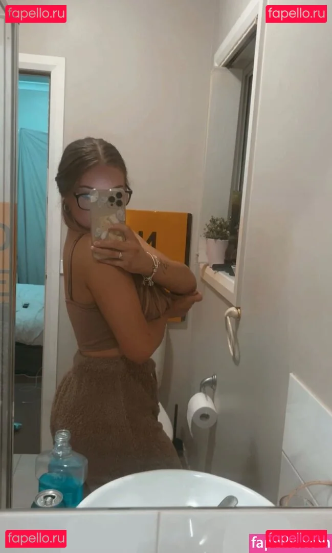 Stacey Hoult Onlyfans Photo Gallery 