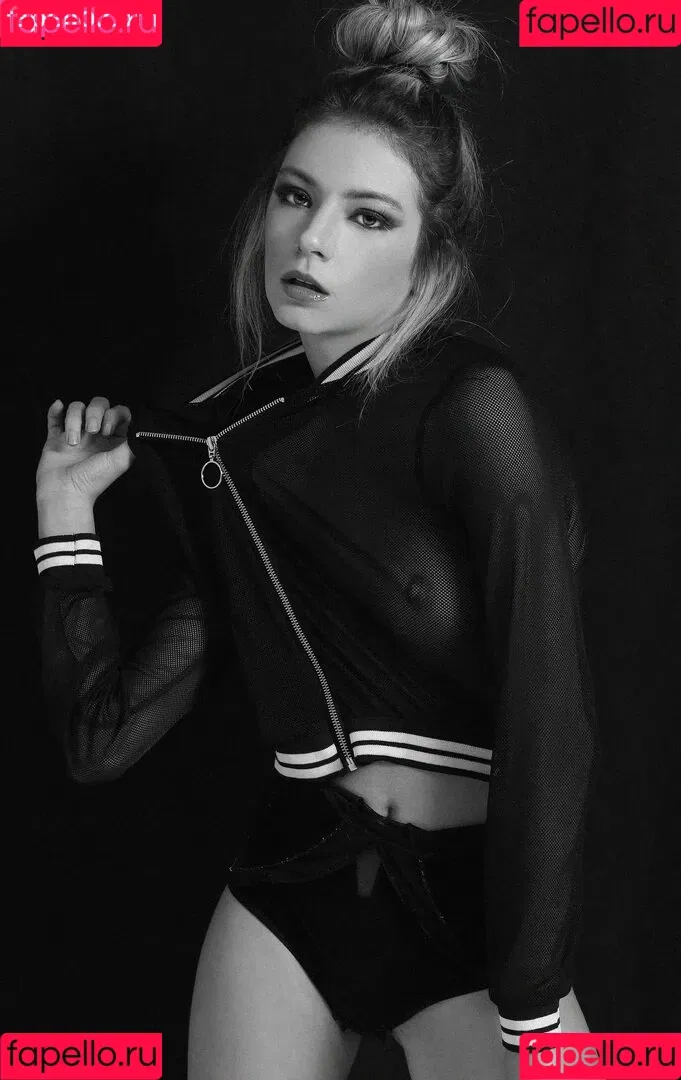 Jaqueline Kravtchenko Onlyfans Photo Gallery 