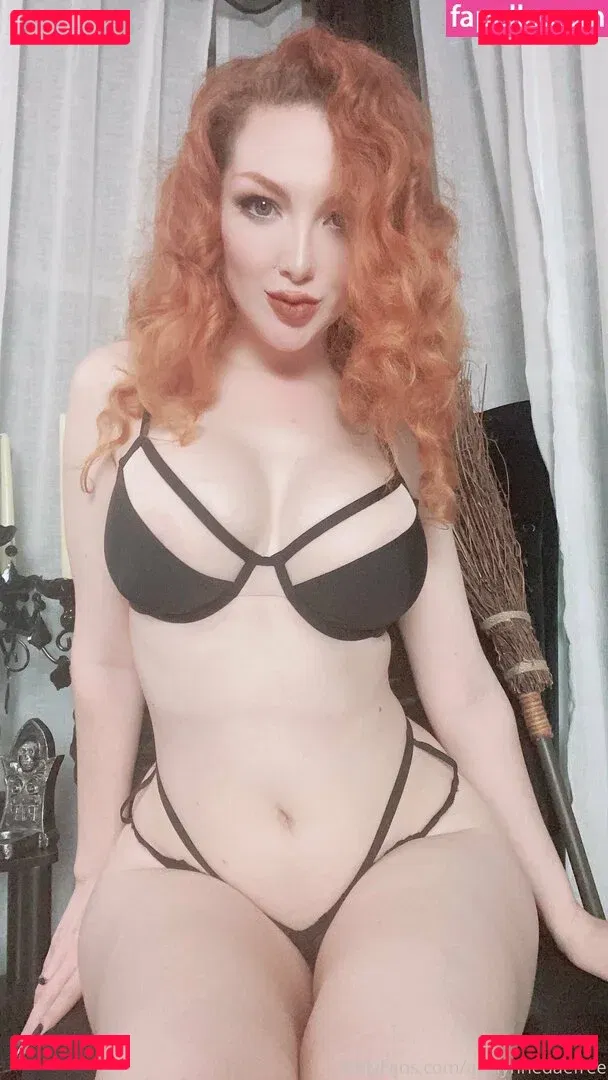 ashlewddaefree Onlyfans Photo Gallery 