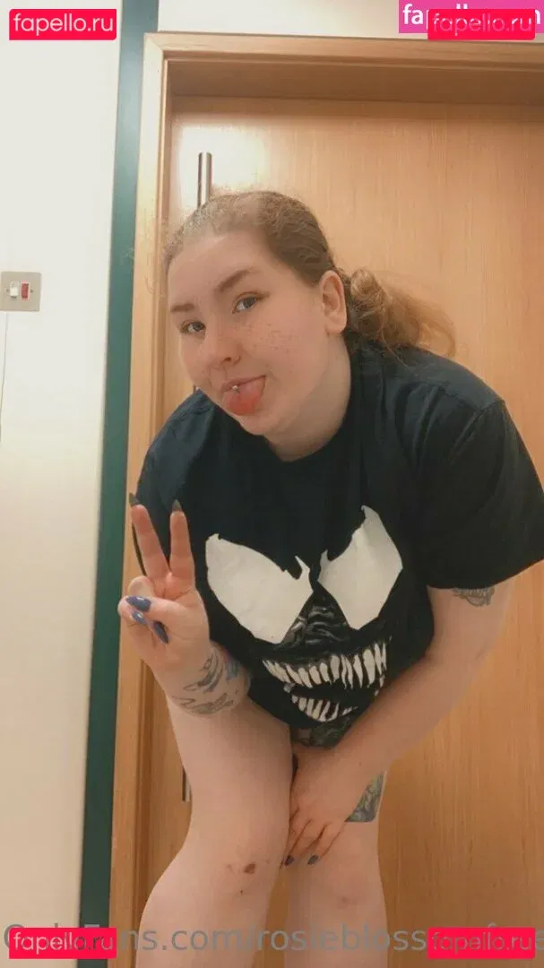 rosieblossomfree Onlyfans Photo Gallery 