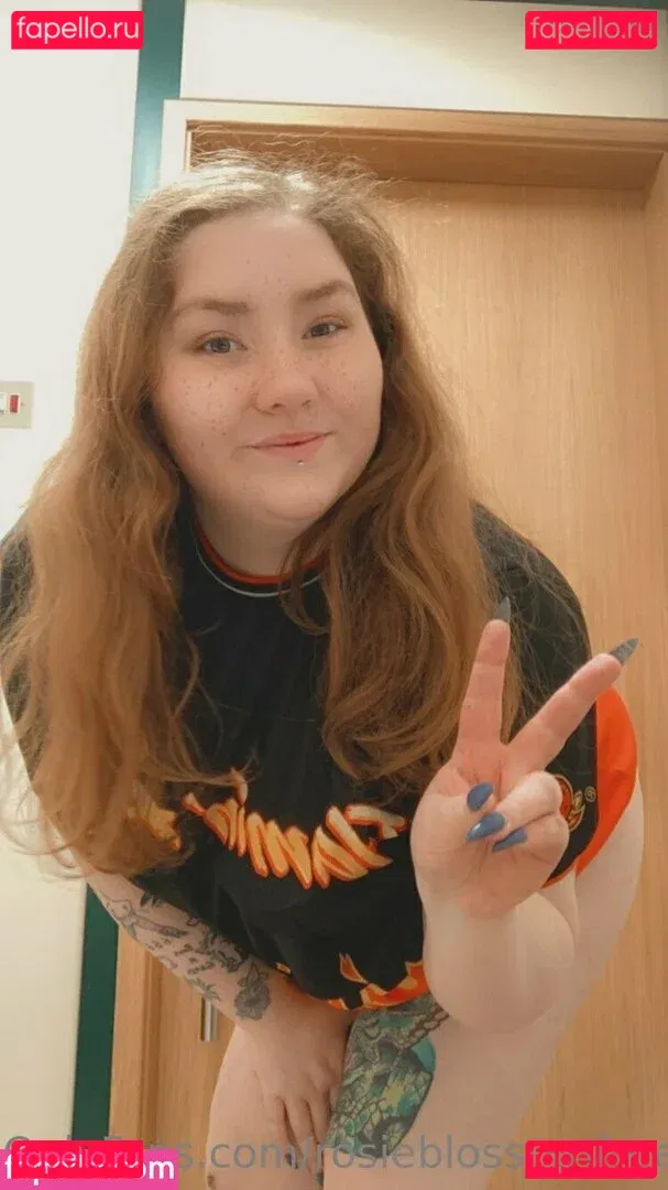 rosieblossomfree Onlyfans Photo Gallery 