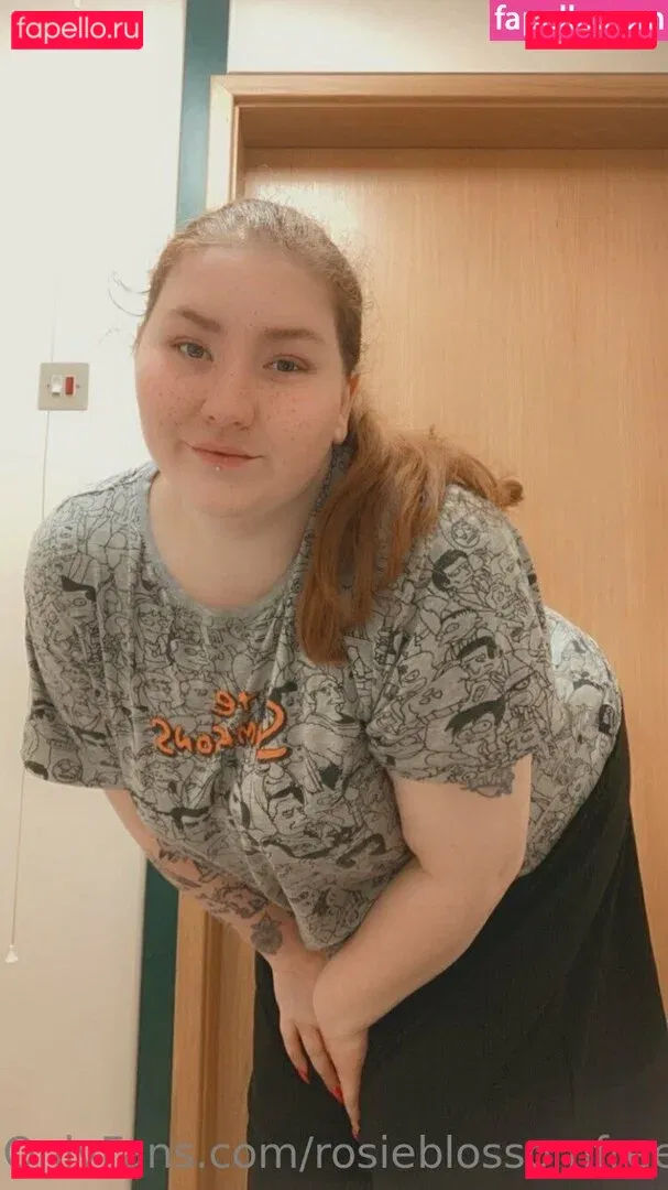 rosieblossomfree Onlyfans Photo Gallery 