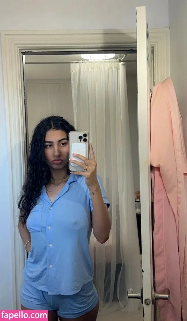 Kareena Bachra Onlyfans Photo Gallery 