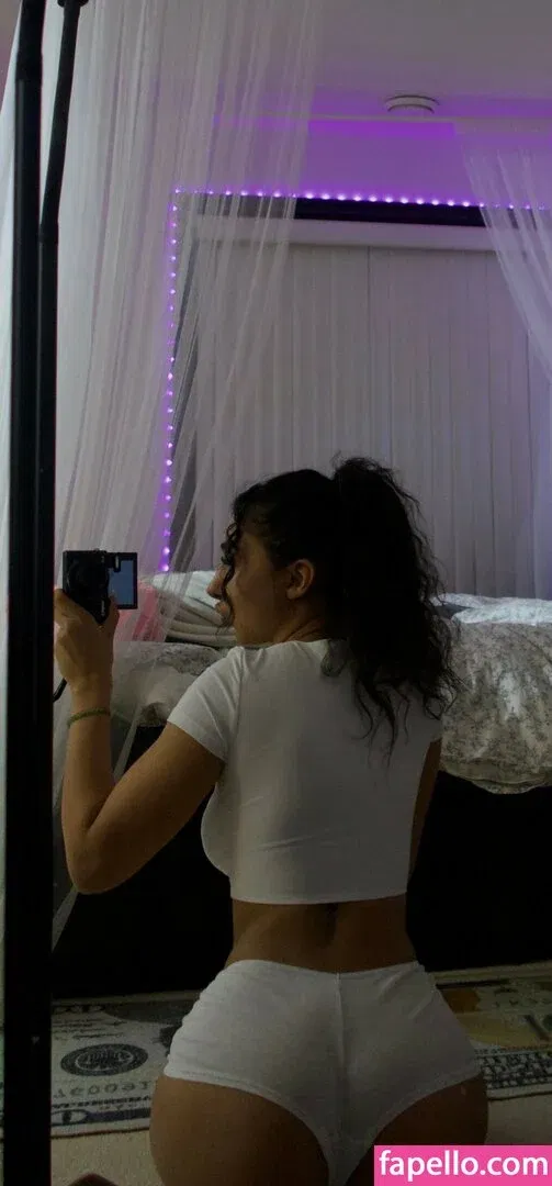 Kareena Bachra Onlyfans Photo Gallery 