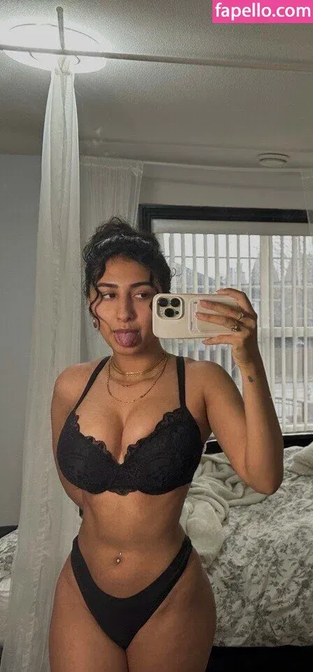 Kareena Bachra Onlyfans Photo Gallery 