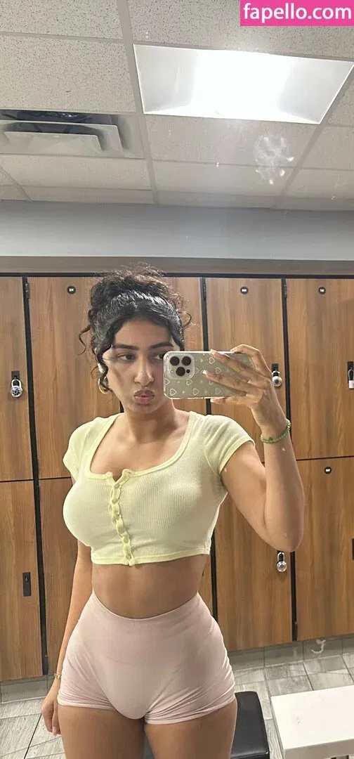 Kareena Bachra Onlyfans Photo Gallery 