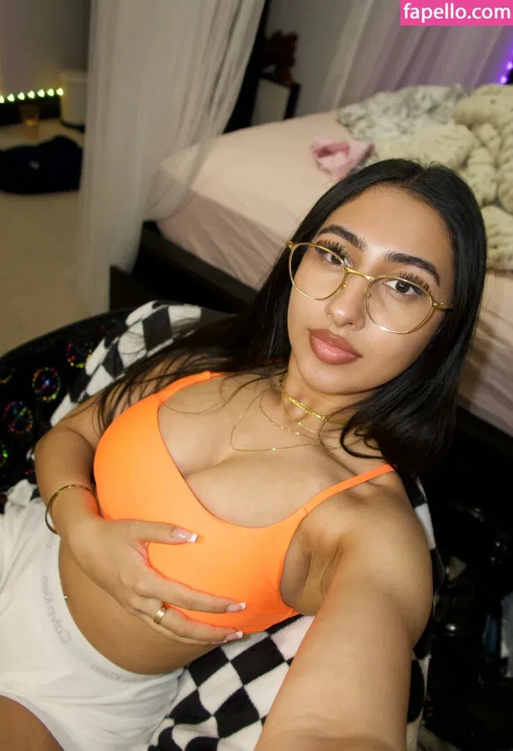 Kareena Bachra Onlyfans Photo Gallery 