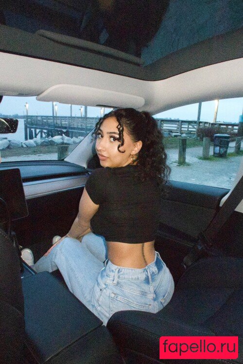 Kareena Bachra Onlyfans Photo Gallery 