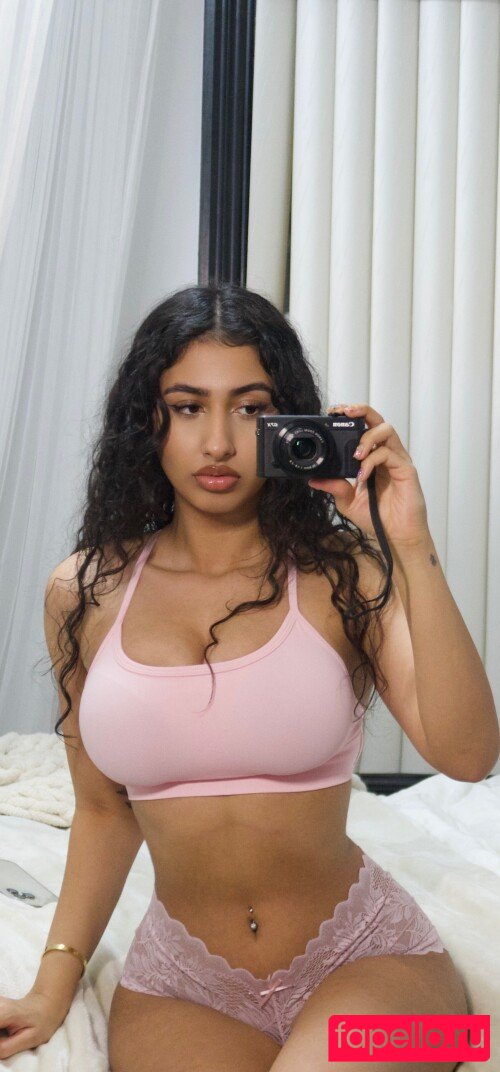 Kareena Bachra Onlyfans Photo Gallery 