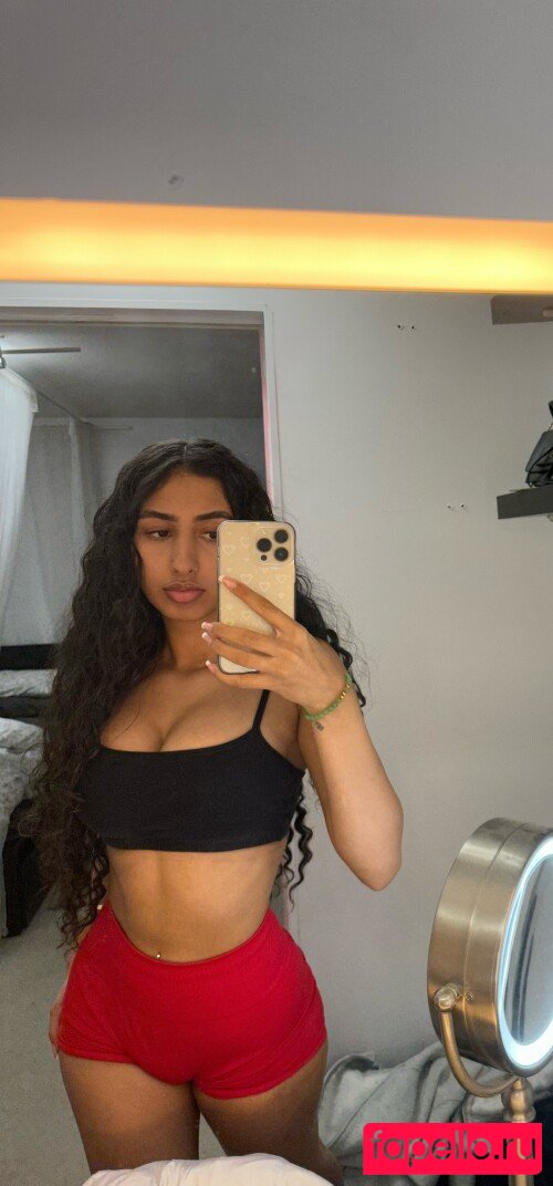 Kareena Bachra Onlyfans Photo Gallery 