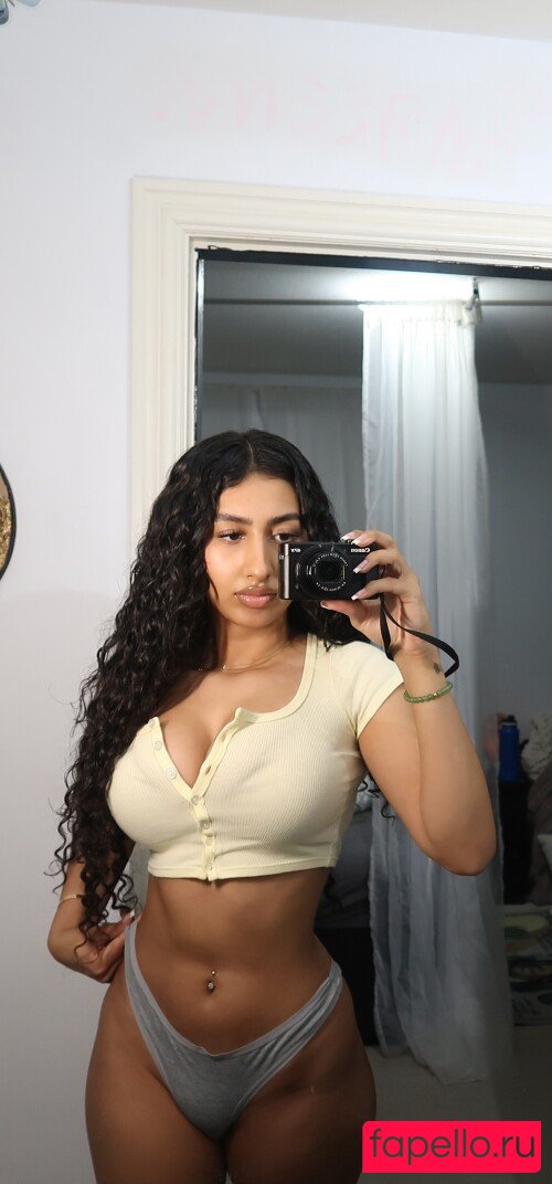 Kareena Bachra Onlyfans Photo Gallery 