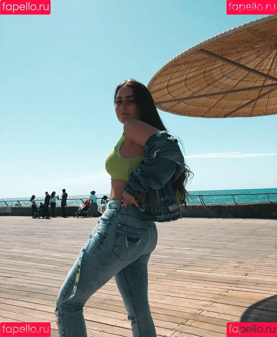 Effy Palarya Onlyfans Photo Gallery 