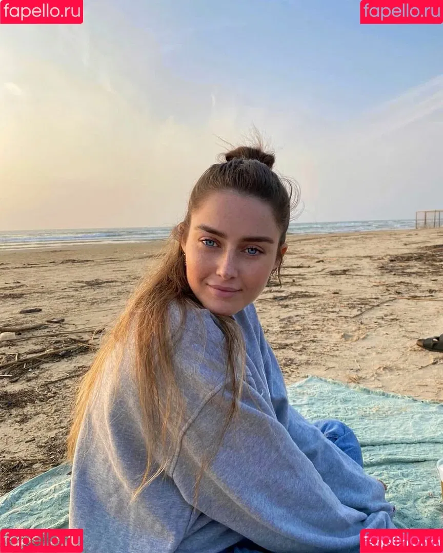 Effy Palarya Onlyfans Photo Gallery 