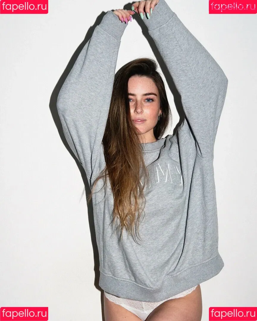 Effy Palarya Onlyfans Photo Gallery 