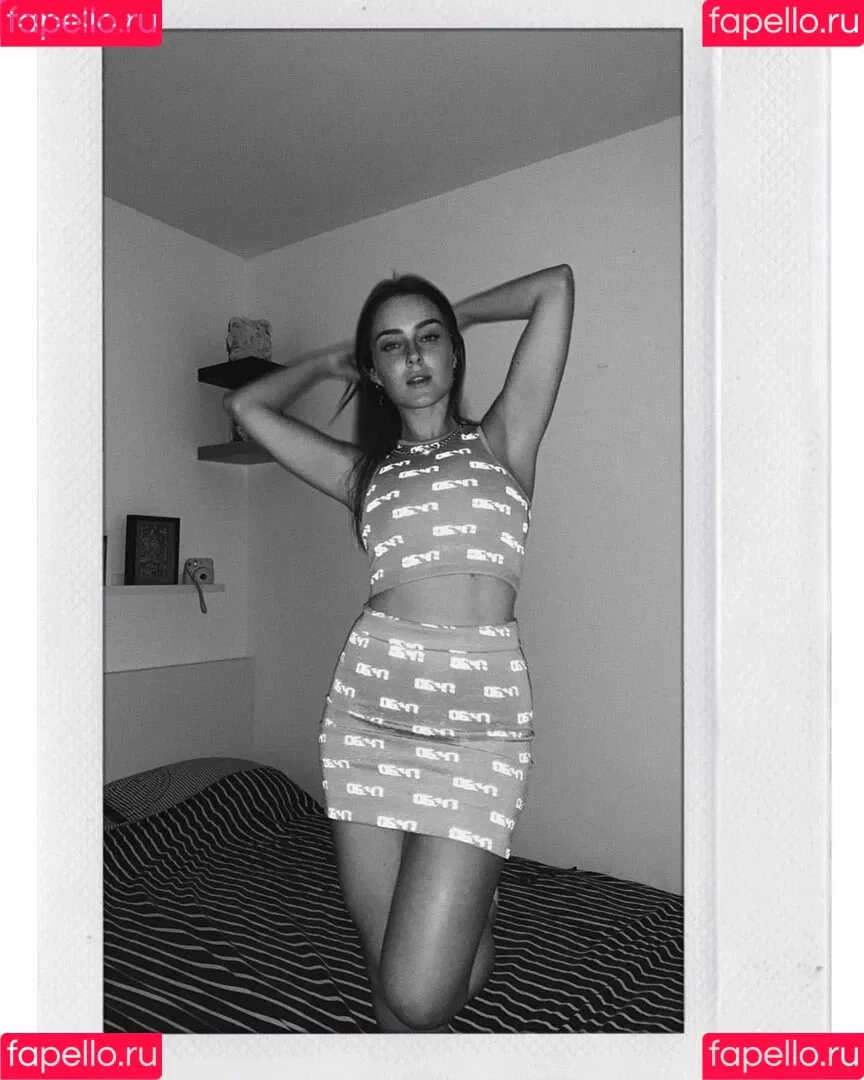 Effy Palarya Onlyfans Photo Gallery 