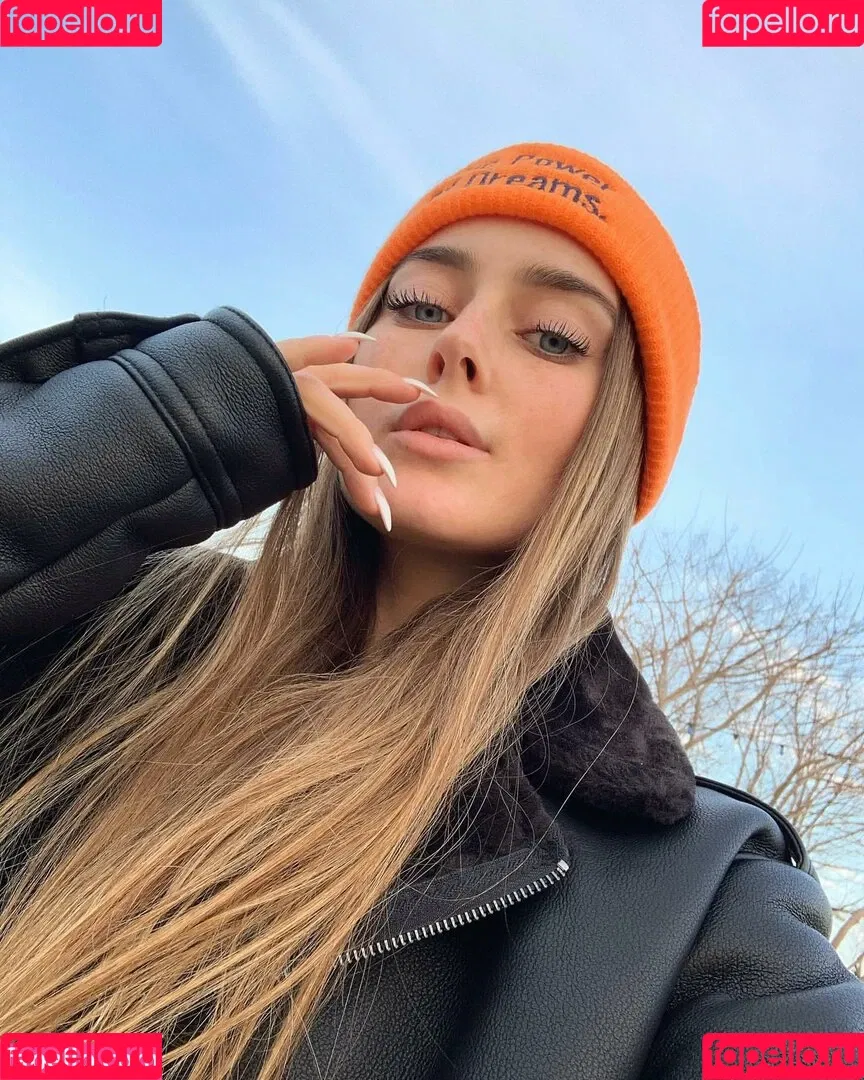 Effy Palarya Onlyfans Photo Gallery 