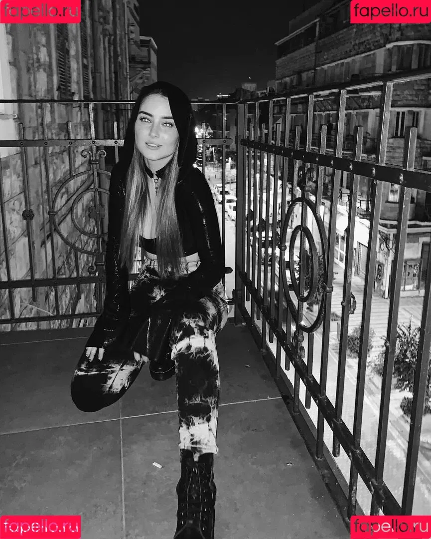 Effy Palarya Onlyfans Photo Gallery 
