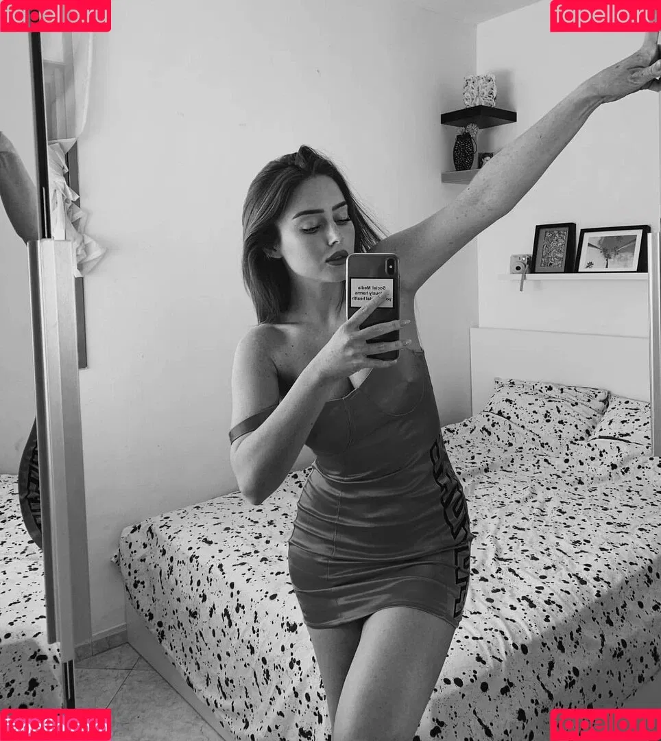Effy Palarya Onlyfans Photo Gallery 