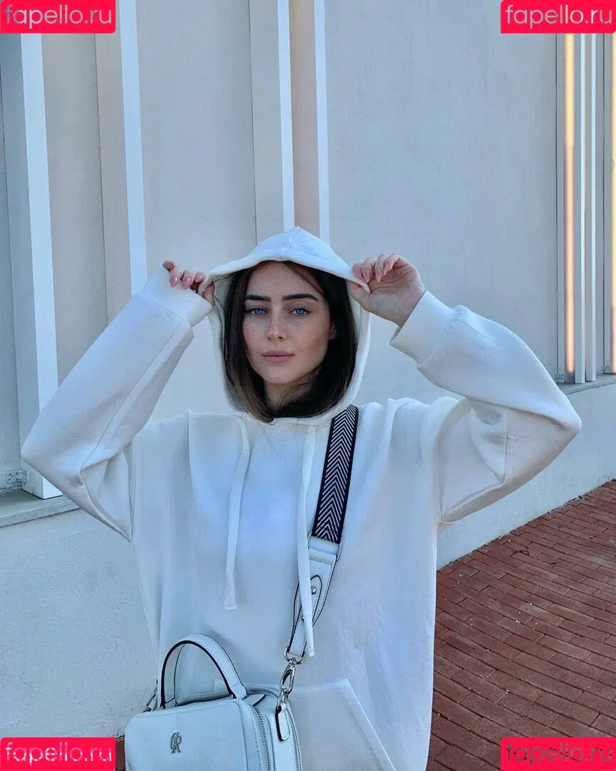 Effy Palarya Onlyfans Photo Gallery 