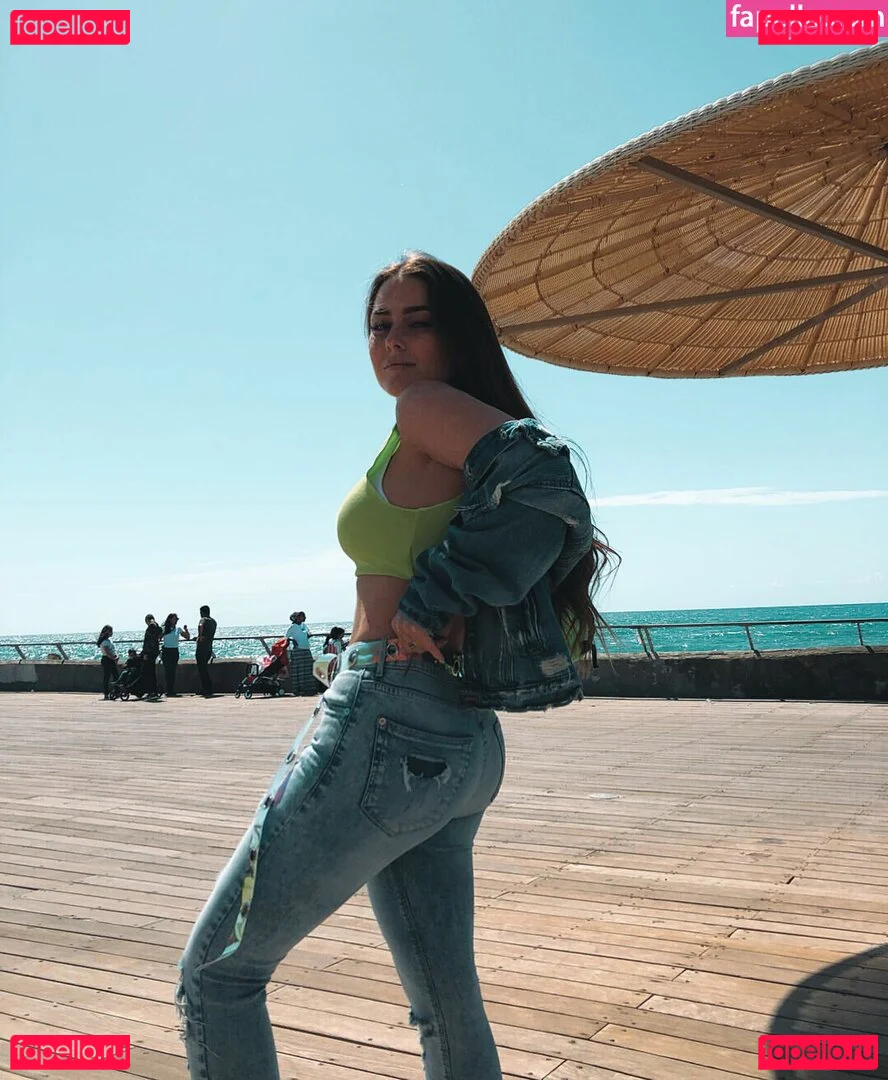 Effy Palarya Onlyfans Photo Gallery 