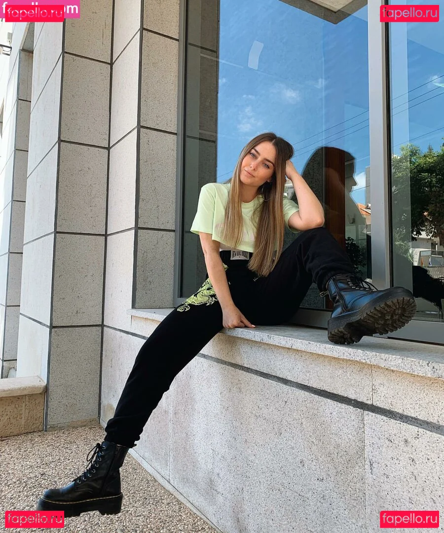 Effy Palarya Onlyfans Photo Gallery 