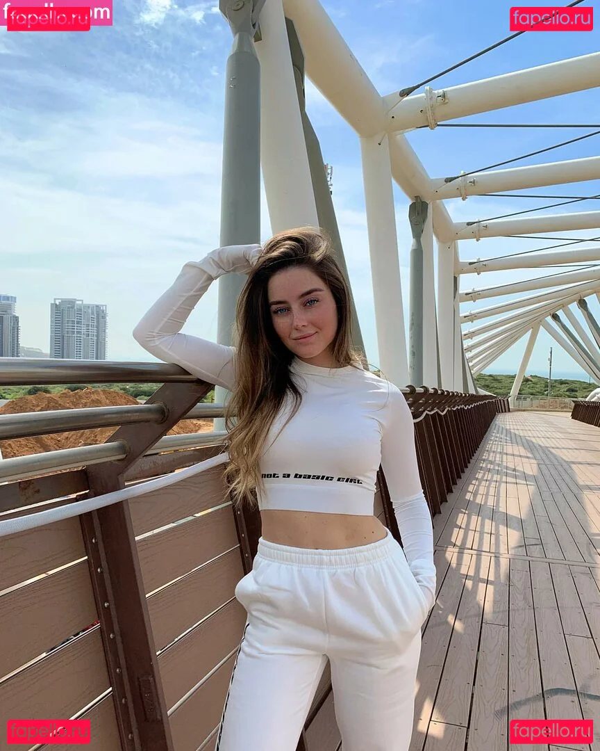 Effy Palarya Onlyfans Photo Gallery 