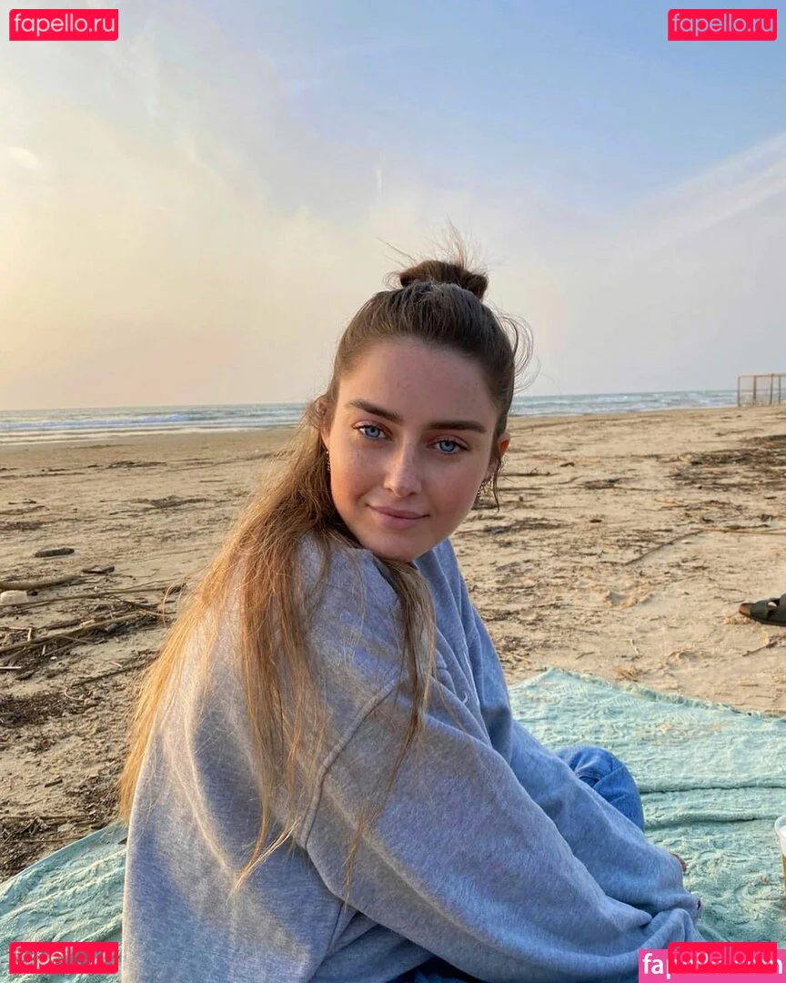 Effy Palarya Onlyfans Photo Gallery 