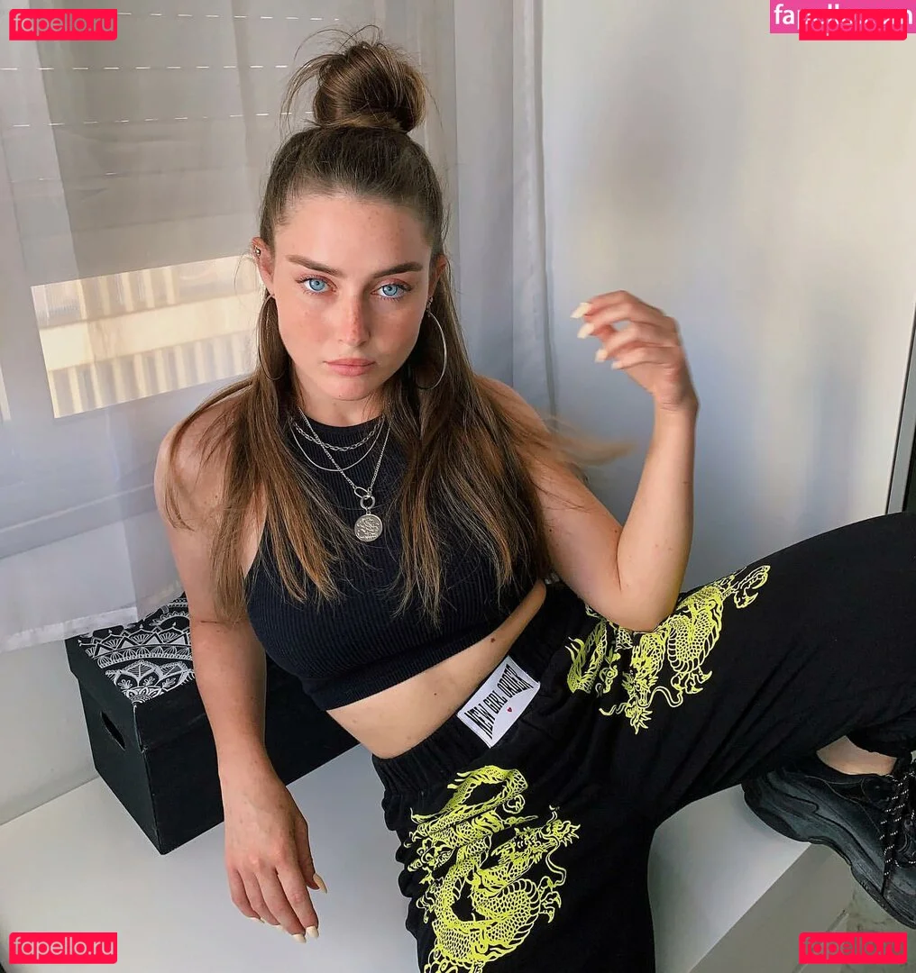 Effy Palarya Onlyfans Photo Gallery 