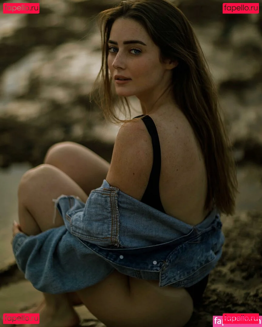 Effy Palarya Onlyfans Photo Gallery 