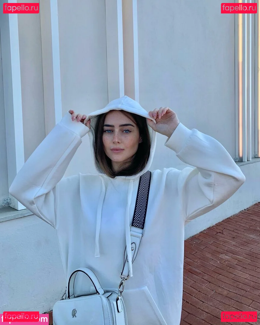 Effy Palarya Onlyfans Photo Gallery 