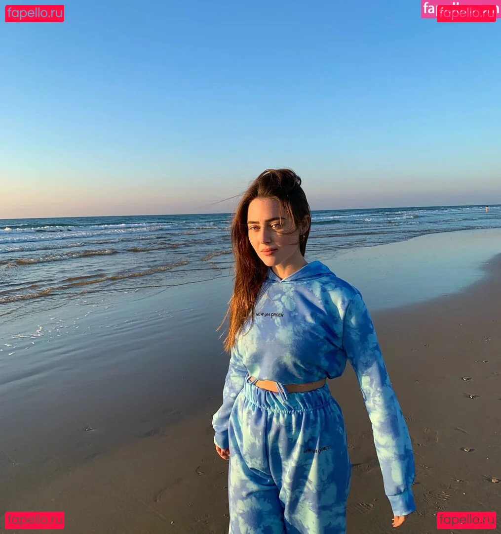 Effy Palarya Onlyfans Photo Gallery 