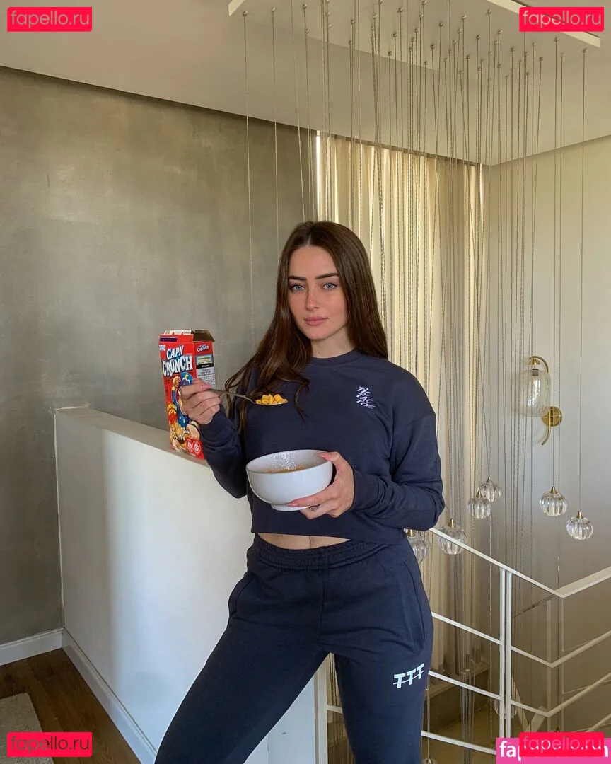 Effy Palarya Onlyfans Photo Gallery 