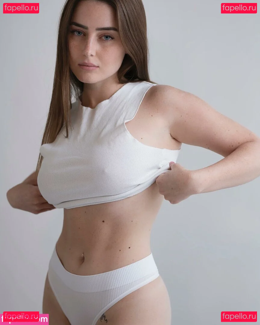 Effy Palarya Onlyfans Photo Gallery 