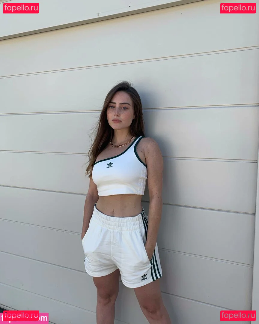 Effy Palarya Onlyfans Photo Gallery 