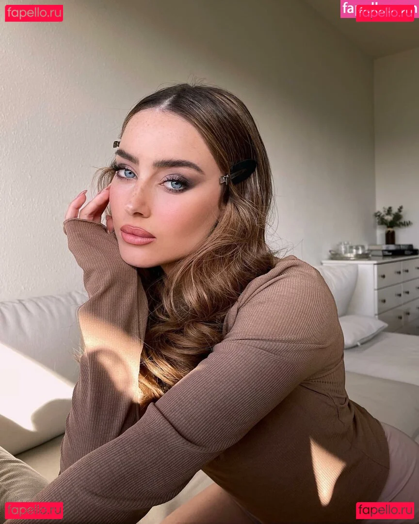 Effy Palarya Onlyfans Photo Gallery 