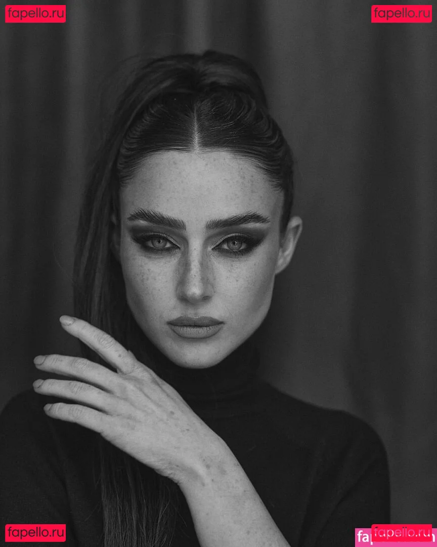 Effy Palarya Onlyfans Photo Gallery 