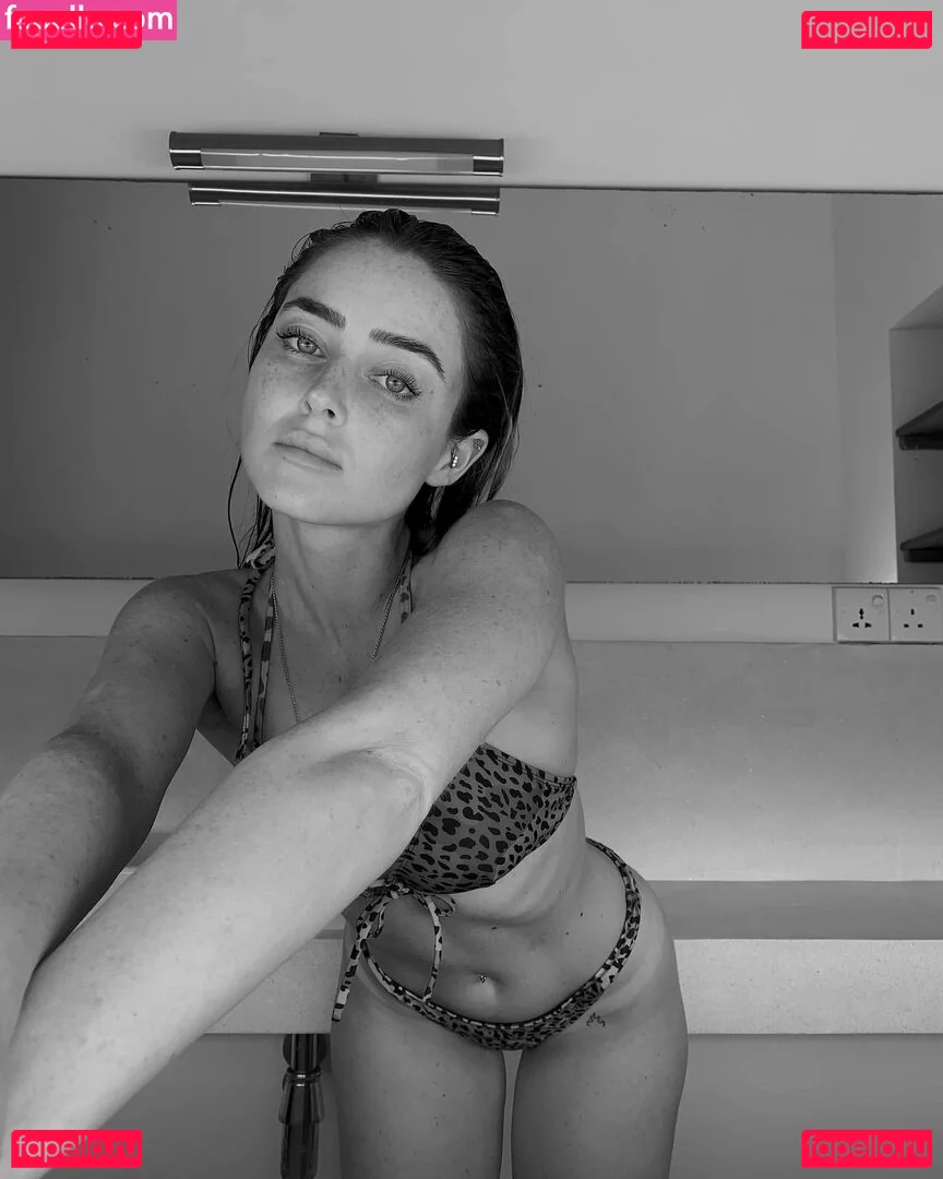 Effy Palarya Onlyfans Photo Gallery 