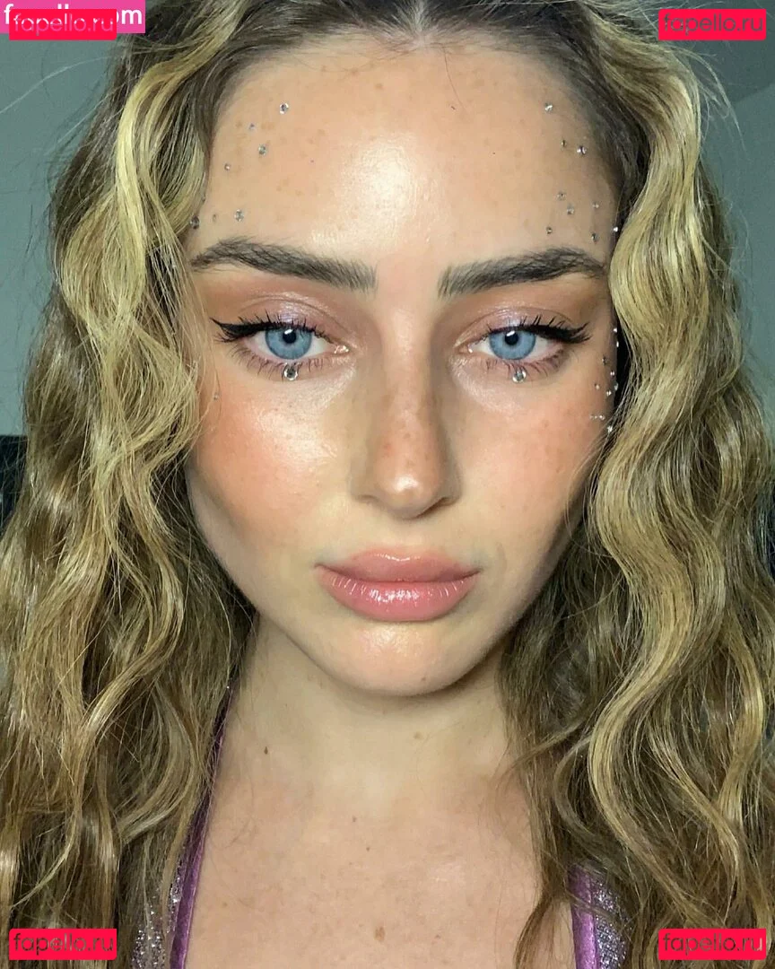 Effy Palarya Onlyfans Photo Gallery 