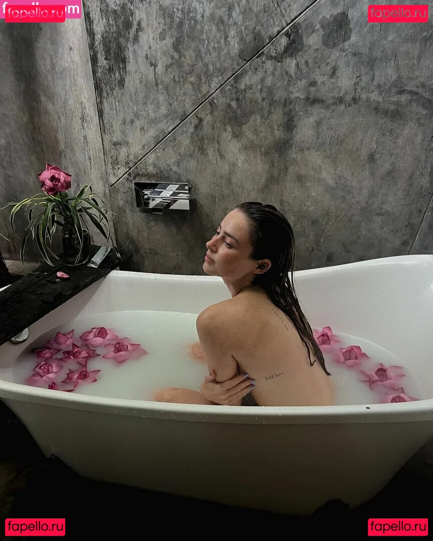 Effy Palarya Onlyfans Photo Gallery 