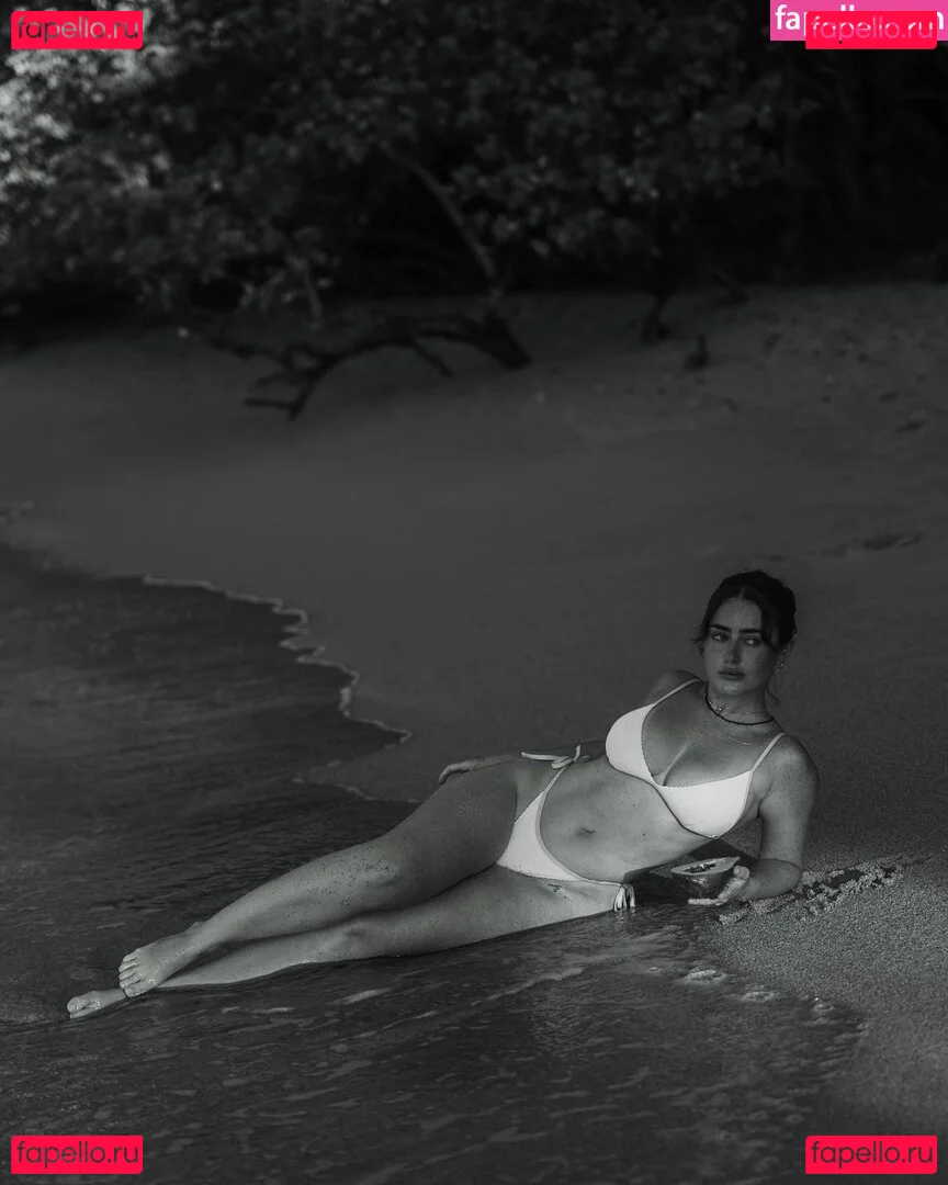 Effy Palarya Onlyfans Photo Gallery 