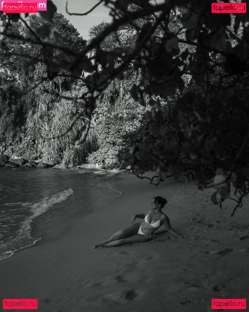 Effy Palarya Onlyfans Photo Gallery 