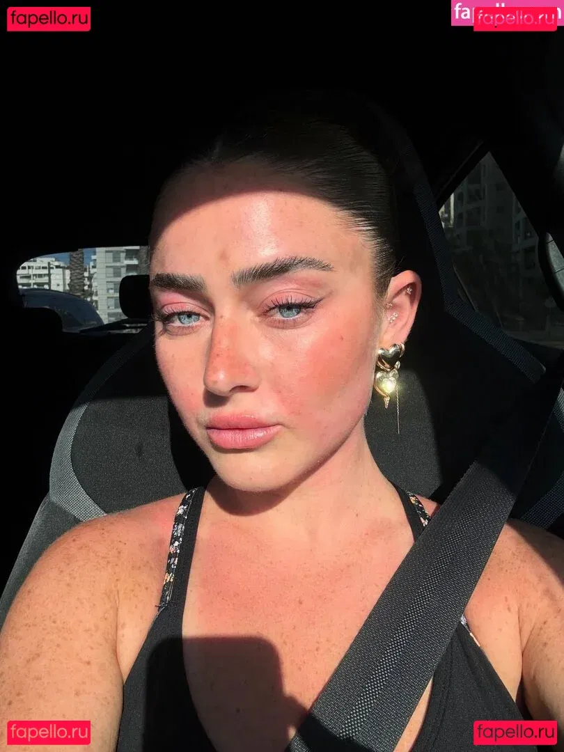 Effy Palarya Onlyfans Photo Gallery 