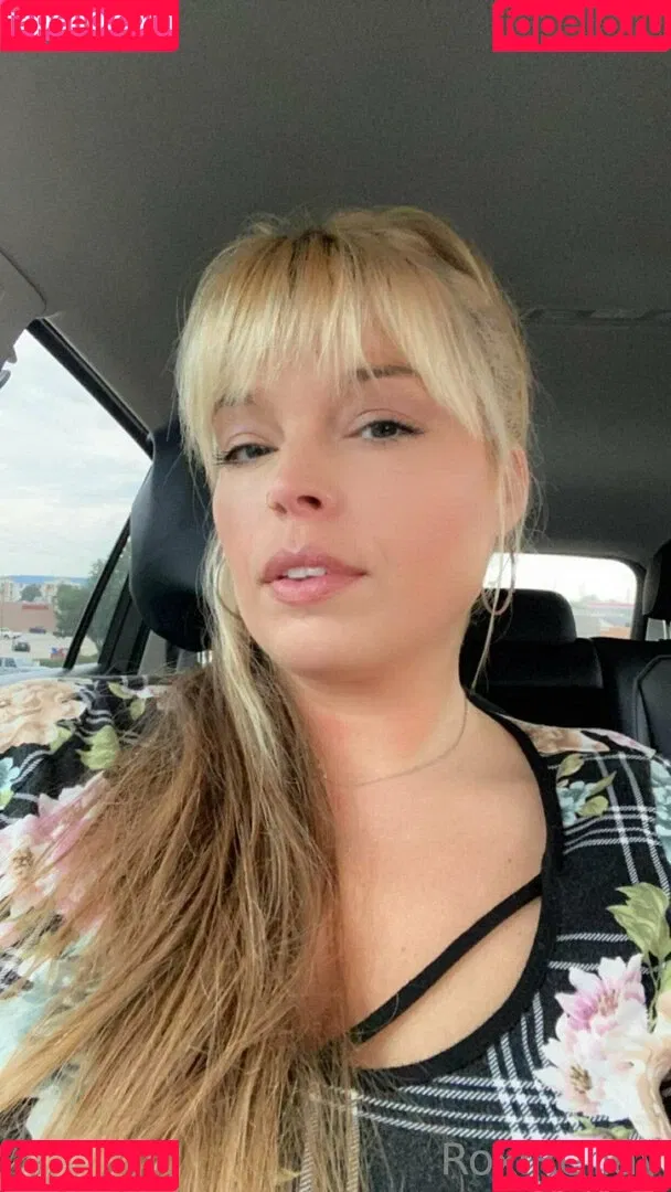 roxirenay Onlyfans Photo Gallery 