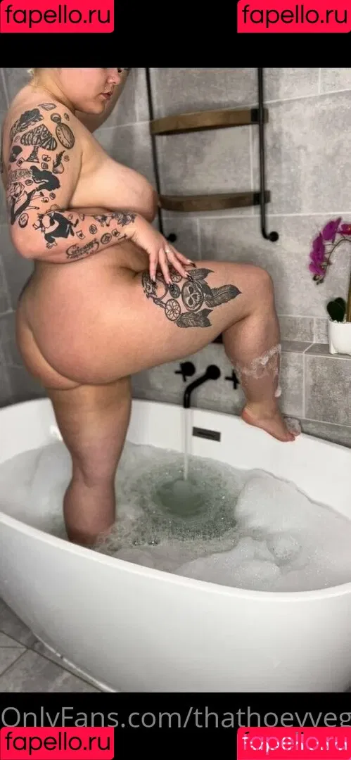 thathoeyvegan Onlyfans Photo Gallery 